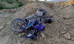 Denizli'de şarampole devrilen motosikletteki 2 kişi yaşamını yitirdi
