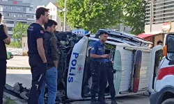 Ekip otosu devrildi, 2'si polis 5 kişi yaralandı