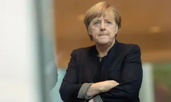 Angela Merkel'den yeni hükümetin göç politikasına eleştiri