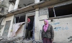Filistin topraklarını gasbeden İsraillilerin, Batı Şeria'da evleri yakması sonucu 8 Filistinli yaralandı