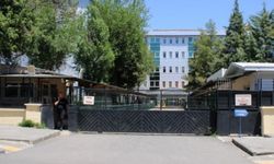 Eşini darbettiği evde ev hapsi verildi