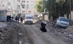 Katil İsrail ordusu, işgal altındaki Batı Şeria’da biri kadın 8 Filistinliyi gözaltına aldı