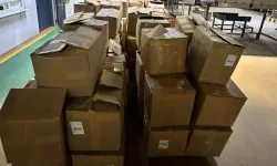 Kargo şirketinin deposunda kaçak tütün ele geçirildi