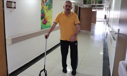 Sedyeyle geldiği hastaneden yürüyerek çıktı