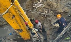 Bayrampaşa'daki kanalizasyon çalışması sırasında göçük altında kalan işçi kurtarıldı