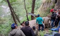 Hindistan'da helikopter düştü, 5 kişi öldü