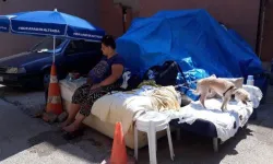 Bursa'da kızıyla sokaklarda yaşıyor