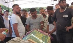 Aynı aileden 5 kişi: Acılı baba gözyaşlarıyla defnetti