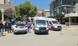 Fren yerine gaza bastı: Kaldırımdaki yayalara çarptı