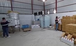 İzmir'de kaçak alkol ürettikleri iddiasıyla 4 kişi yakalandı