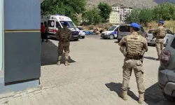 Rehin aldığı annesi, babası ve kız kardeşi kurtarıldı: Şüpheliyi ikna çalışmaları sürüyor