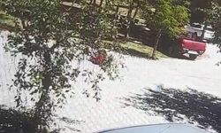Başıboş köpeklerin saldırdığı çocuk vatandaşın yardımıyla kurtarıldı