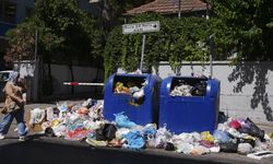 İzmir'de sokaklar yine çöp yığınlarıyla doldu