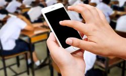 Bir ülkede okullarda cep telefonu kullanmak yasaklandı!