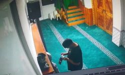 Camide hırsızlık: Bağış kutusu ile müezzinin cüzdanını çaldı