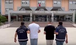 FETÖ şüphelilerinin yurt dışına kaçmalarına aracılık eden 2 zanlı tutuklandı