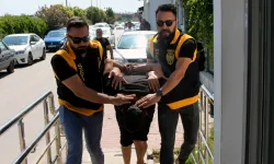 Adana'da ters yöne girip kadın sürücüye küfretti: El kol yaptı, tahrik etti