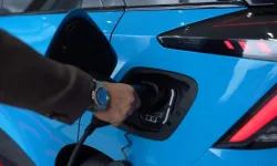 Uraloğlu: Elektrikli araç şarj istasyonu sayısı 11 bin 500'e yükseldi