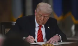 Trump imzaladı! 12 ülke vatandaşına ABD'ye giriş yasağı