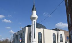 Fransa'da camide Kur'an-ı Kerim yakan kişi yakalandı