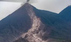 Fuego Yanardağı patladı: Halk tahliye edildi, eğitime ara verildi