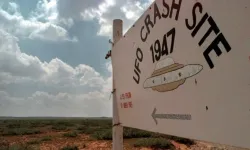Pentagon’un UFO sırrı ifşa oldu: Gizli silah programlarını gizliyorlarmış