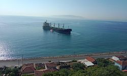 Tekirdağ'da kuru yük gemisi karaya oturdu