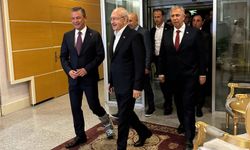Kurultay ayarlı liderlik savaşı