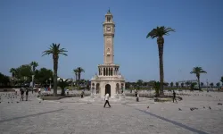 İzmir'de kent merkezinde bayram sessizliği hakim