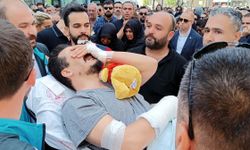 Gaziantep'te kazada ölen eşi ve iki çocuğunun cenazesine sedye ile getirildi
