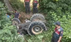 Sakarya'da traktör dere yatağına devrildi: 2 çocuk annesi kadın öldü