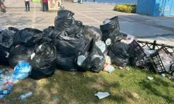 İzmir'de grevin altıncı günü: Sokaklarda çöpler birikti