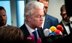 Hollanda'da hükümet düştü