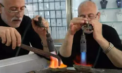 Kentte sadece bu işi yapan o kaldı! 961 derecede eriyen sır