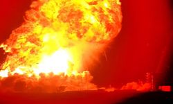SpaceX şirketinin Starship roketi, deneme uçuşu öncesinde patladı