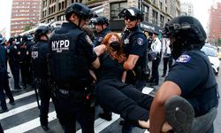 New York'ta düzensiz göçmenlere destek protestolarında 65 kişi gözaltına alındı