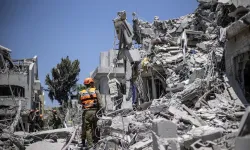 İran'ın füzeleri Tel Aviv ve diğer İsrail kentlerine hasar verdi