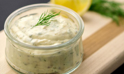 Cipsin, salatanın, patatesin yeni yoldaşı! Evde ranch sos nasıl yapılır?