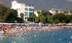 Kemer'de bayram yoğunluğu! Doluluk oranı yüzde 90'ı geçti...