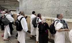 Hacılar, Kurban Bayramı'nın ikinci gününde de şeytan taşladı