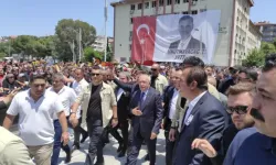 Kılıçdaroğlu'na cenaze töreninde sevgi seli!
