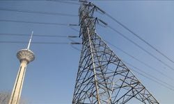 Tahran’da tasarruf kararına uymayan 160 kurumun elektriği kesildi