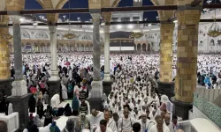 Suudi Arabistan'da 75 bini aşkın kişi hac kuralları ihlali nedeniyle geri gönderildi