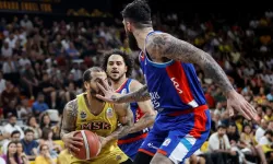 Anadolu Efes yarı finale adını yazdırdı