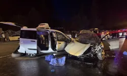 Gaziantep’te iki araç kafa kafaya çarpıştı: 5 ölü, 2 yaralı