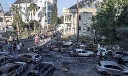 Katil İsrail, Gazze'nin kuzeyindeki bir diyaliz merkezini yerle bir etti
