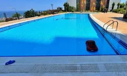 Samsun'da olay: 4 yaşındaki çocuk akülü arabasıyla havuza düştü