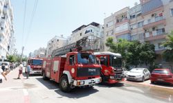 Antalya'da apartmanda yangın: 7'si çocuk 10 kişi dumandan etkilendi