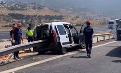 Bariyer motordan girdi, bagaj bölümünden çıktı: Kazada iki kişi hayatını kaybetti