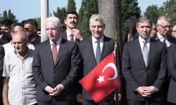 15 Temmuz şehitleri, İstanbul'da kabirleri başında anıldı